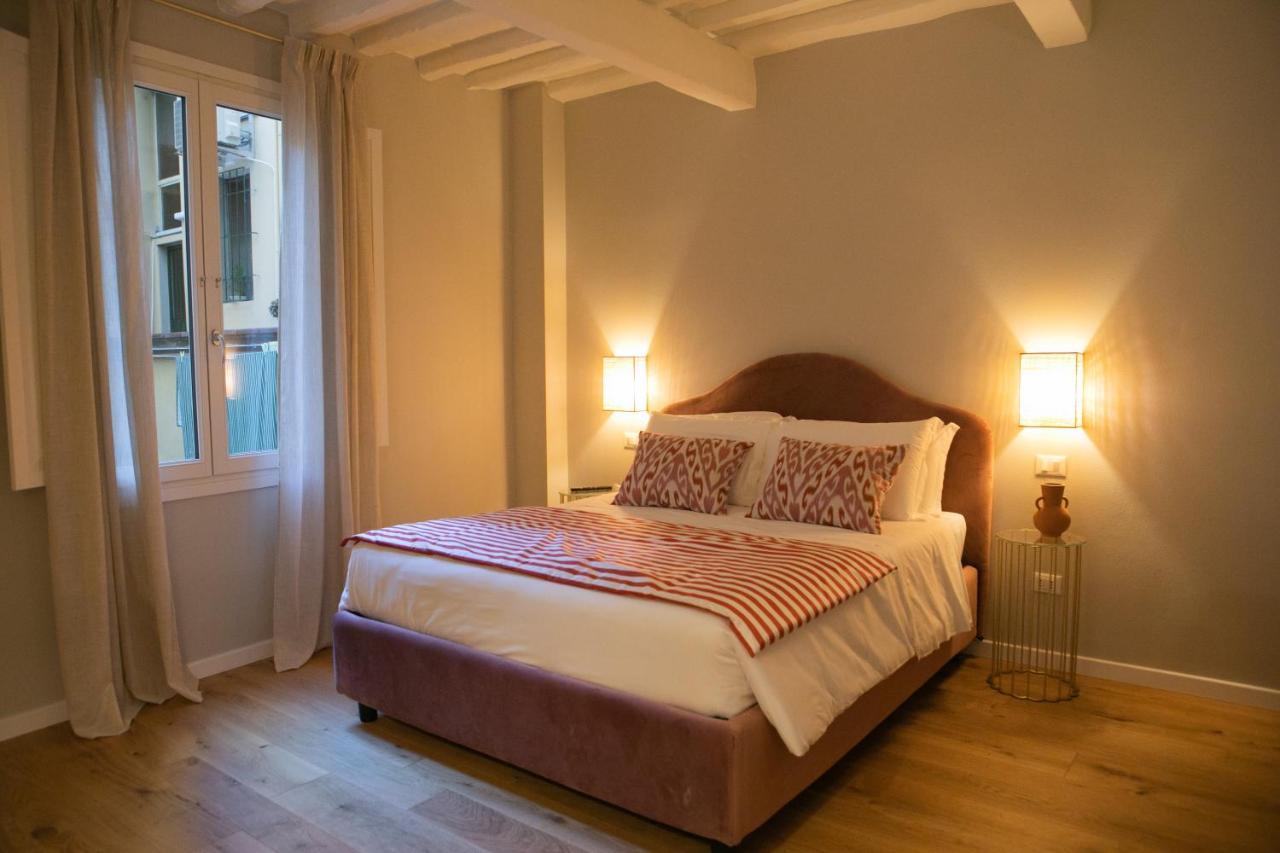 Lunaria Suites - Fyodor Dostoyevsky'S House Florence Ngoại thất bức ảnh
